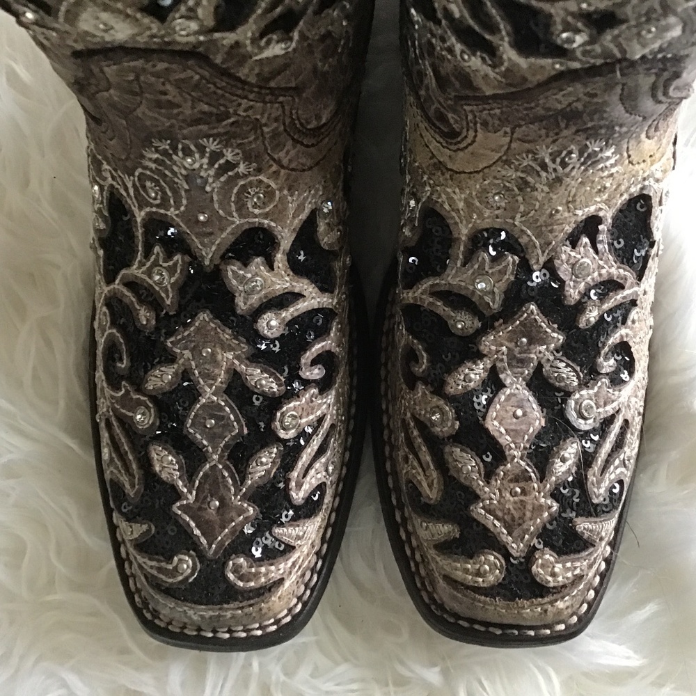 Corral women’s Last Chance Glitter Underlay Boots in Black